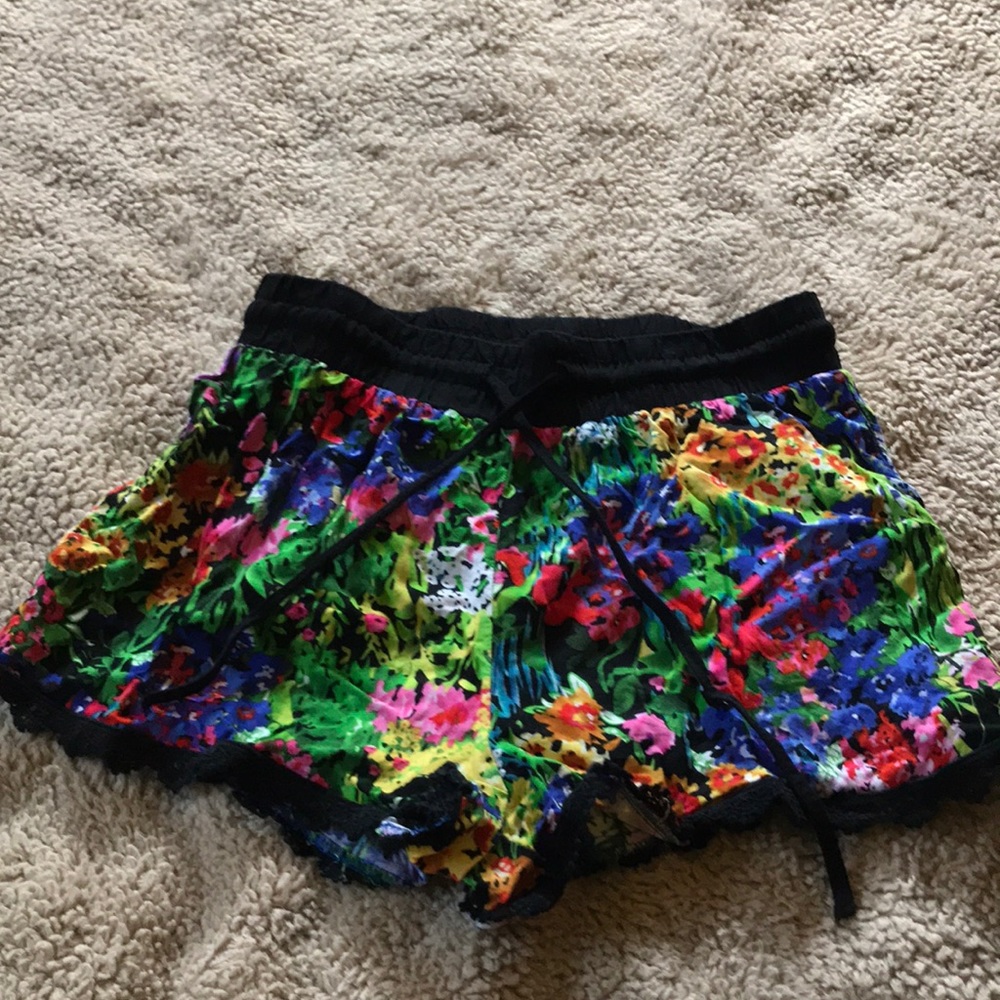 draw string shorts flower pattern lace trim